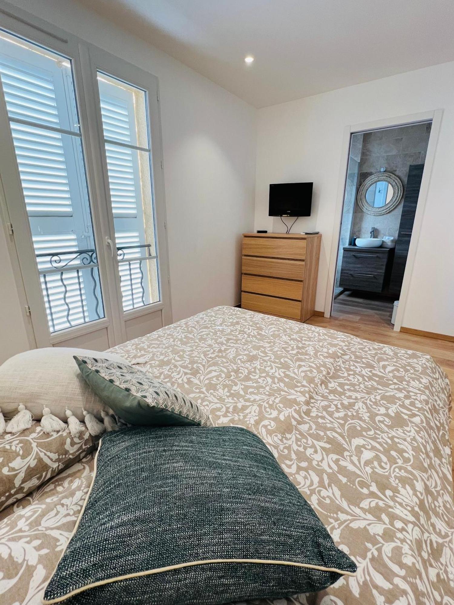 Superbe appartement avec parking sur place Saint-Tropez Extérieur photo