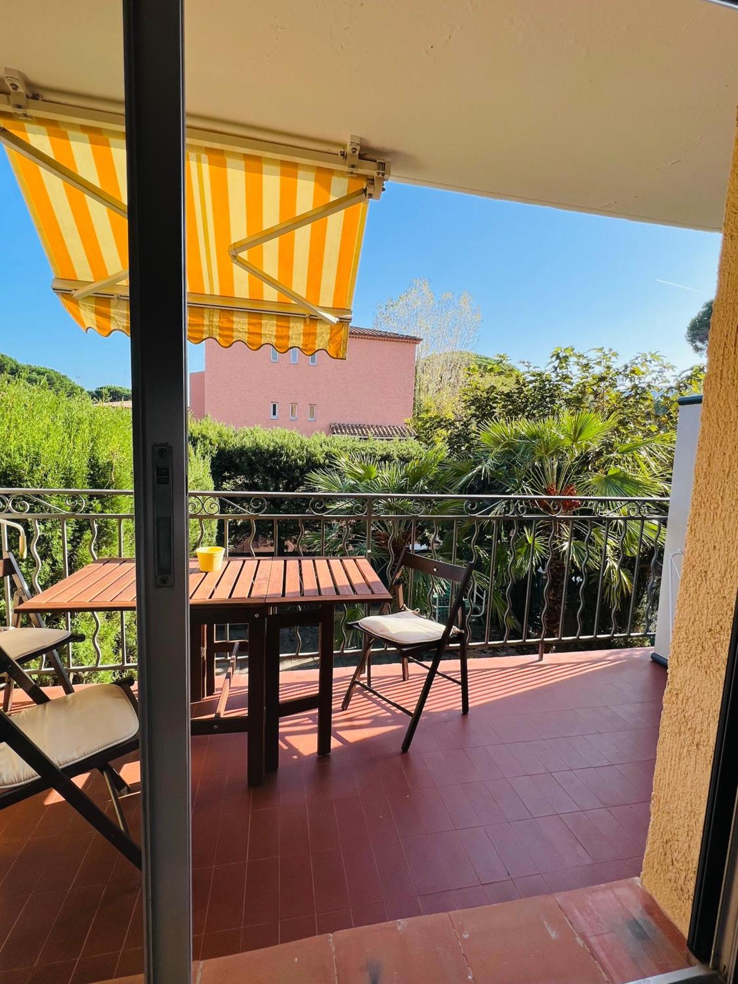 Superbe appartement avec parking sur place Saint-Tropez Extérieur photo