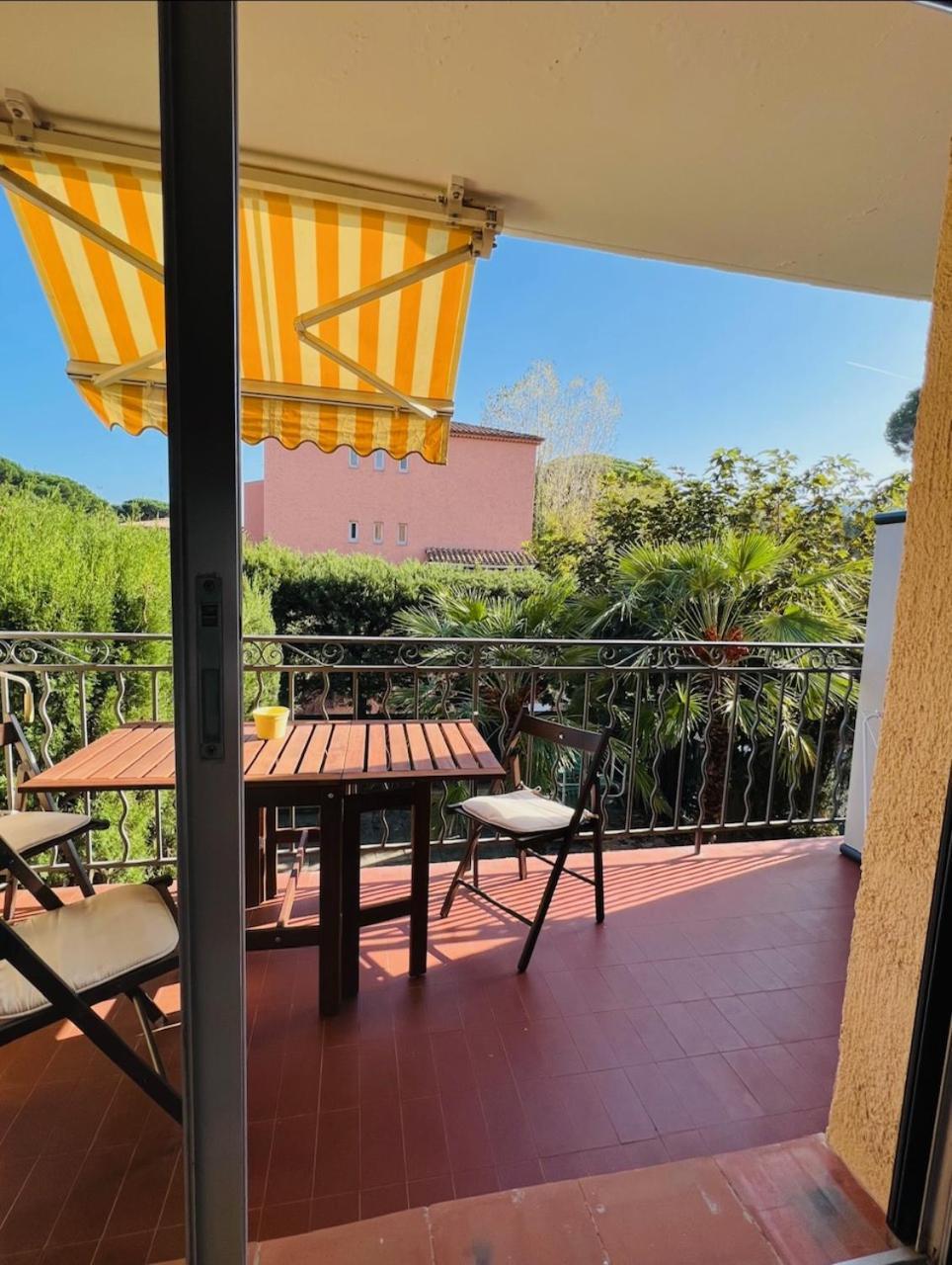 Superbe appartement avec parking sur place Saint-Tropez Extérieur photo