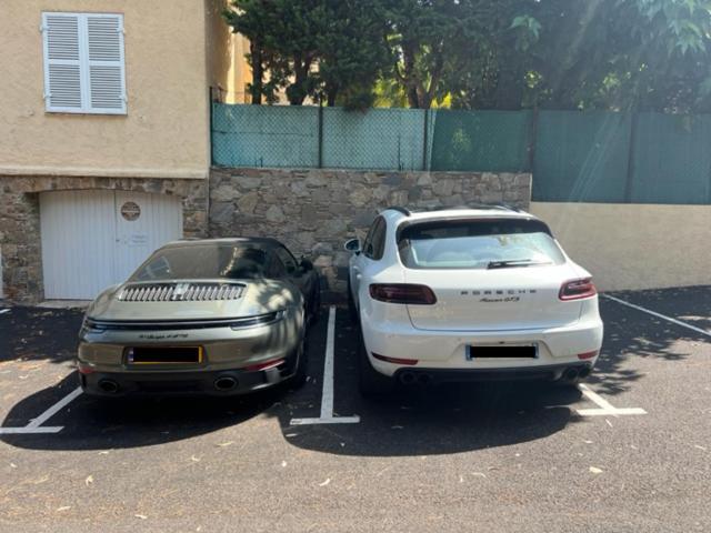 Superbe appartement avec parking sur place Saint-Tropez Extérieur photo