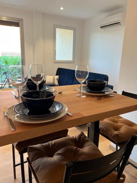 Superbe appartement avec parking sur place Saint-Tropez Extérieur photo
